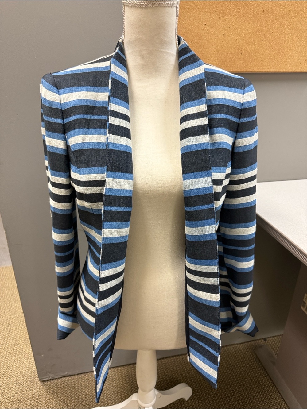 Kasper‎ y2K (200-2008)Blue Navy Ivory Striped Open Front Tailored Blazer